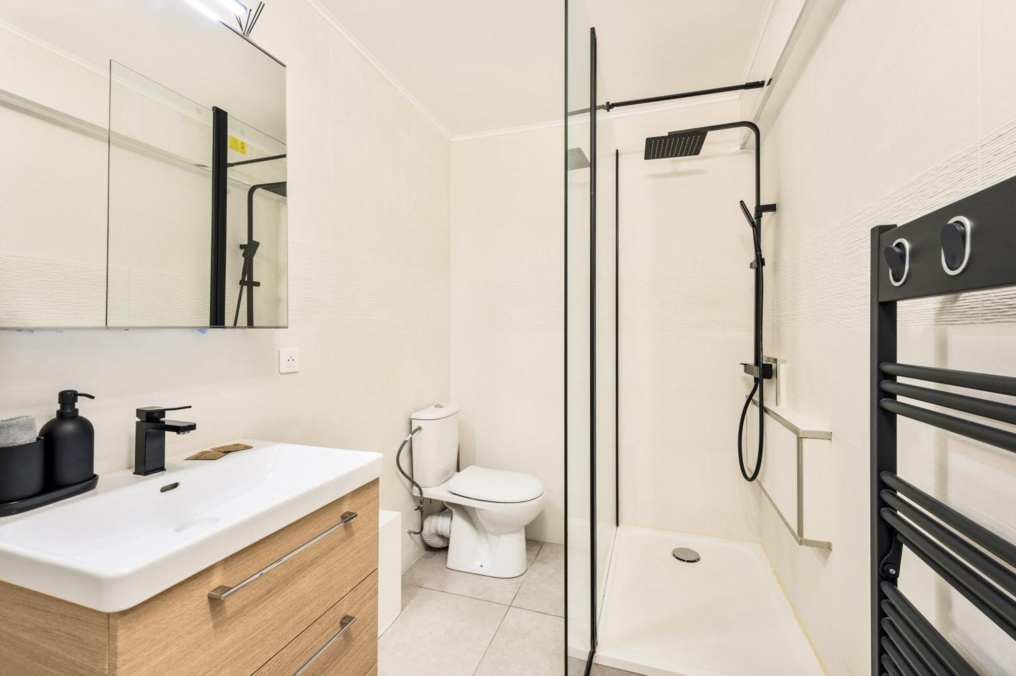Studio Moderne Menton Ngoại thất bức ảnh